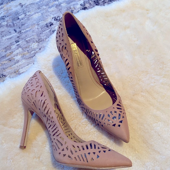 BCBG pumps - Picture 1 of 4